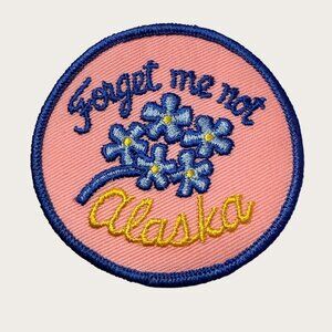 Vintage Forget Me Not Alaska Embroidered Iron-On Patch Pink Blue Circular Design